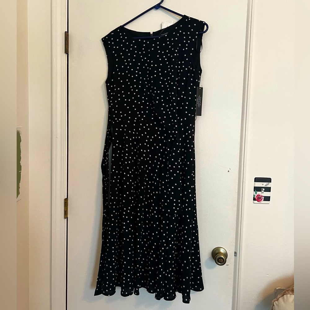 Brand new Tahari Arthur Levine petite dress
